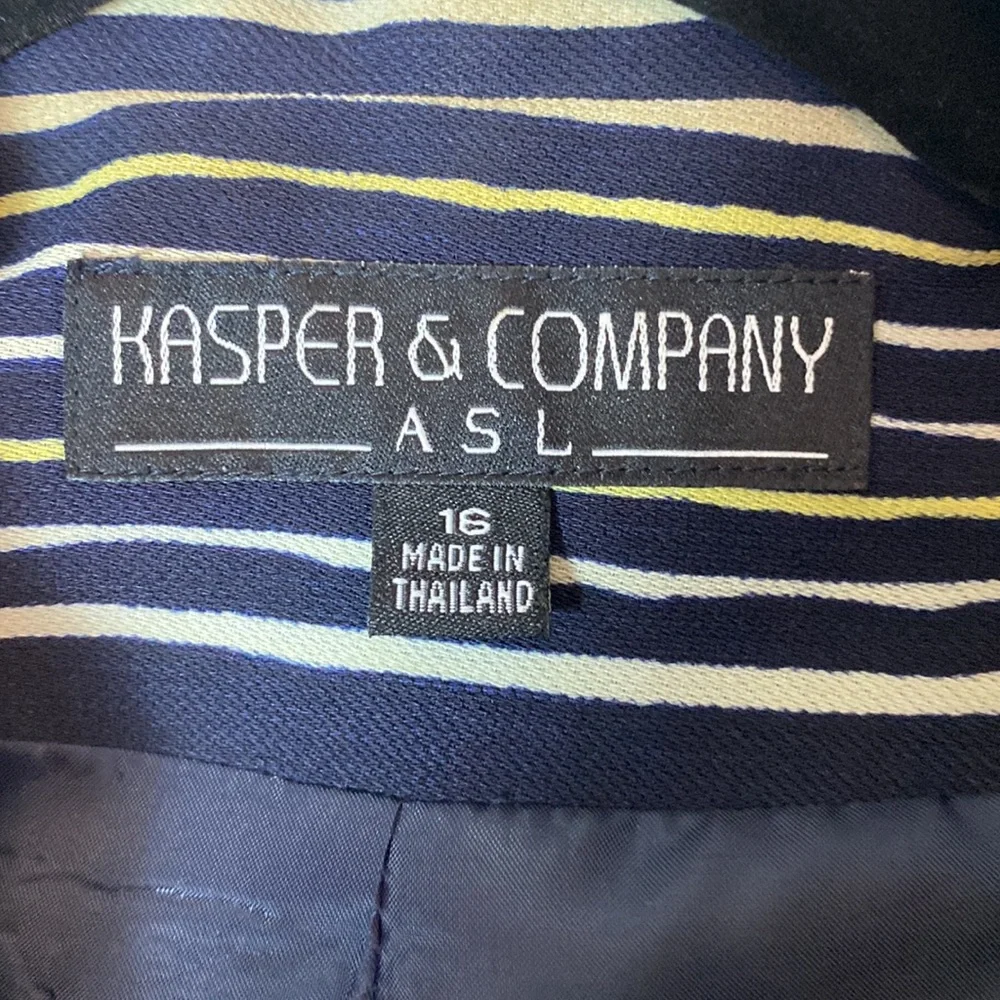 Kasper & Company ASL Pinstripes Jacket Hidden Button Front closure Size 16